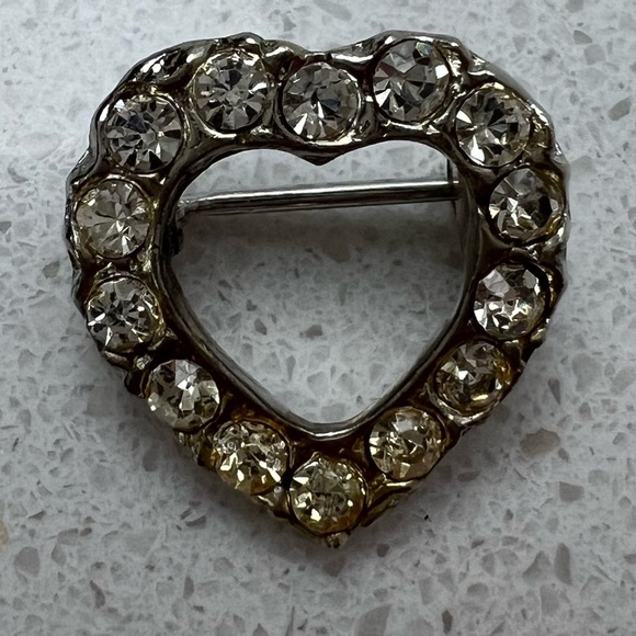 Vintage Heart Pins Dainty Tiny Valentine's Day Brooches - Picture 6 of 10